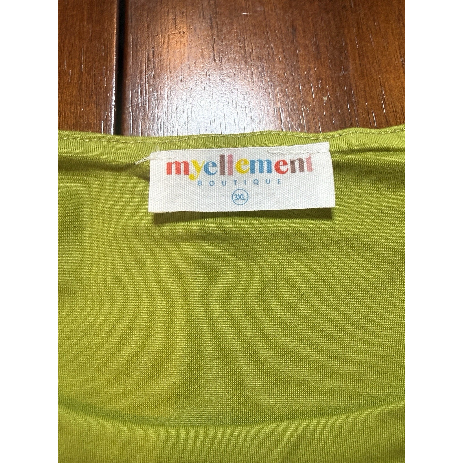 Myellement Boutique Women's 3xl Green Solid Scoop Neck Long Sleeve Stretch Knit — image 2 of 6